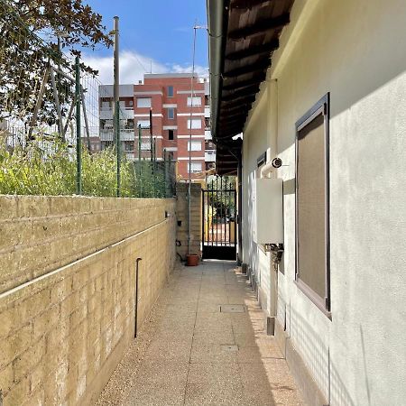 Independent House With Private Patio In Rome Villa ภายนอก รูปภาพ